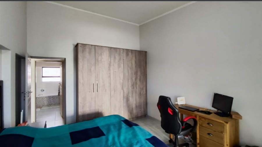 2 Bedroom Property for Sale in Glen Marais Gauteng