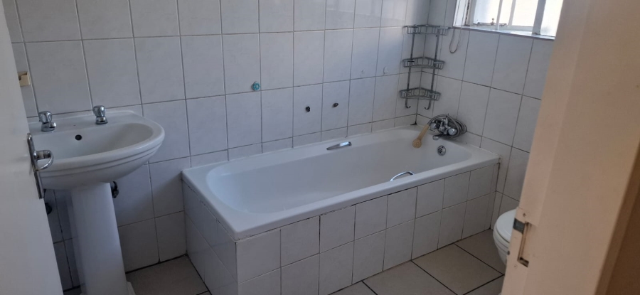 3 Bedroom Property for Sale in Hectorton Gauteng