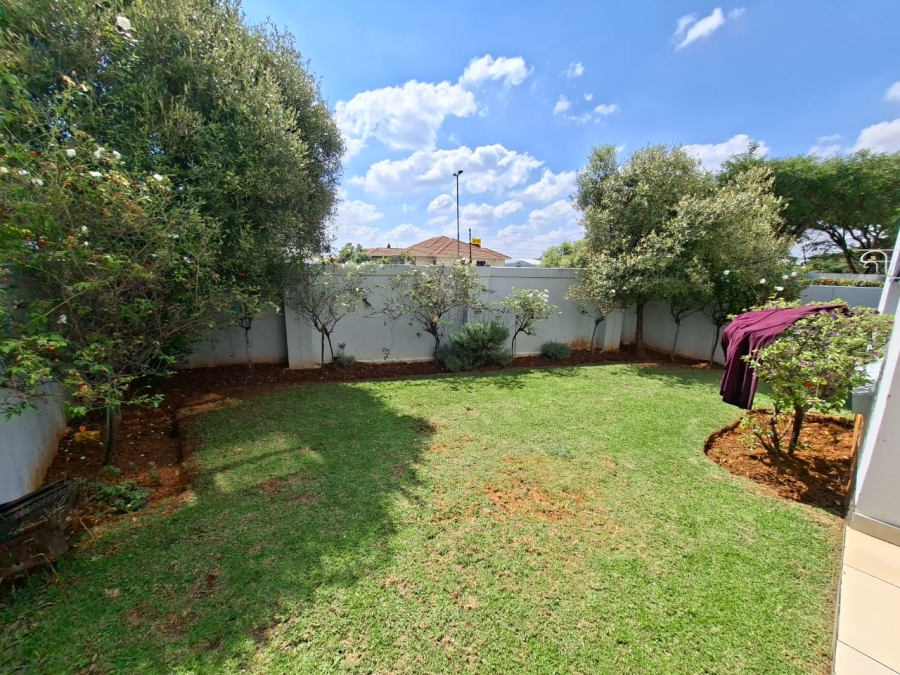 3 Bedroom Property for Sale in Greenstone Hill Gauteng
