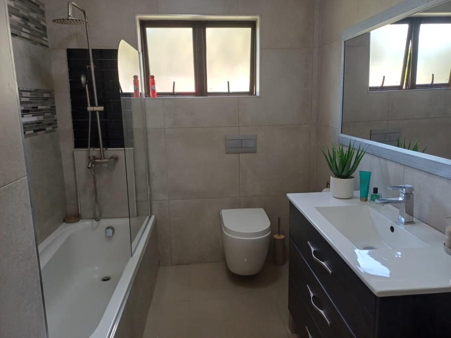 3 Bedroom Property for Sale in Buurendal Gauteng