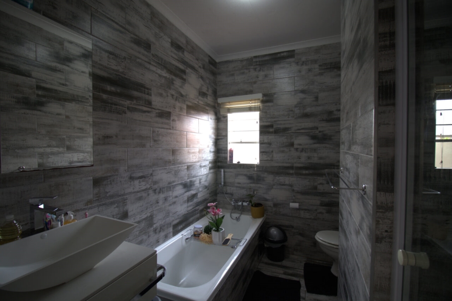 3 Bedroom Property for Sale in Halfway Gardens Gauteng