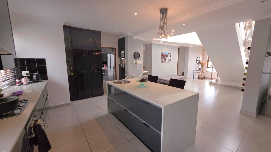 4 Bedroom Property for Sale in Greenstone Hill Gauteng