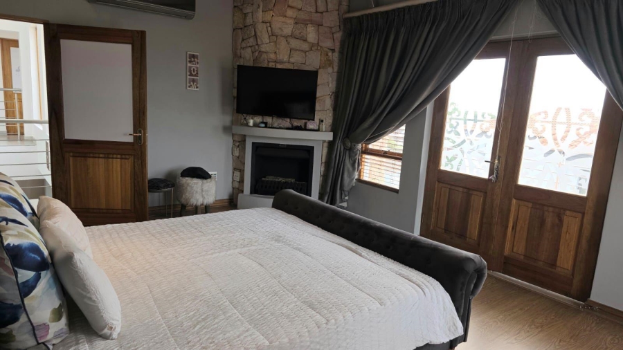 4 Bedroom Property for Sale in Greenstone Hill Gauteng