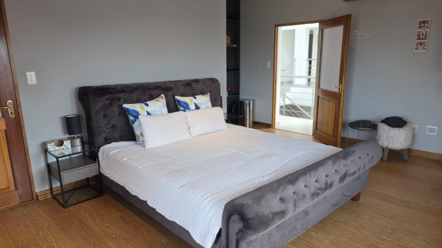 4 Bedroom Property for Sale in Greenstone Hill Gauteng