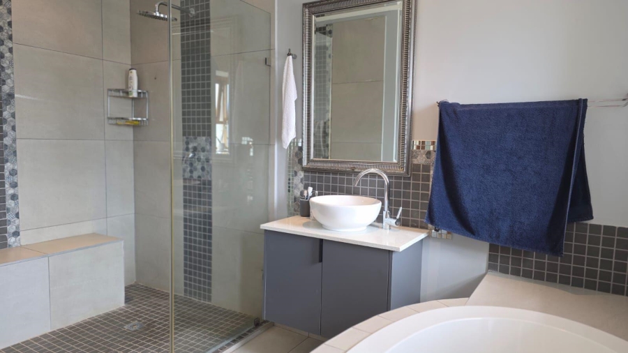 4 Bedroom Property for Sale in Greenstone Hill Gauteng