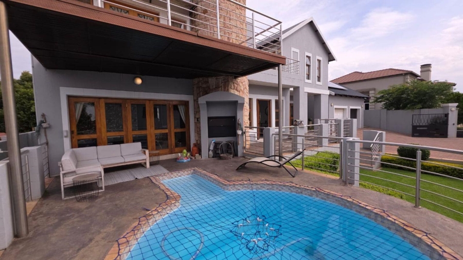 4 Bedroom Property for Sale in Greenstone Hill Gauteng