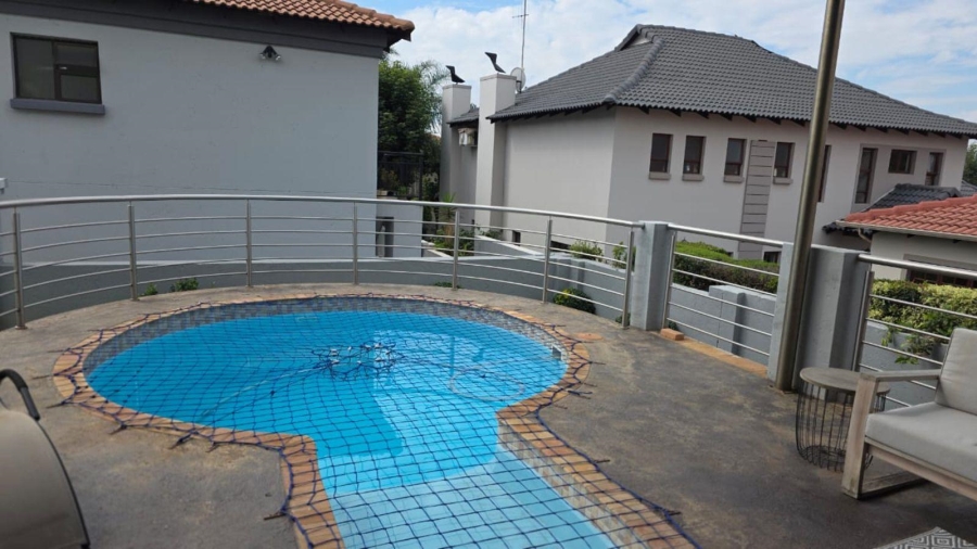 4 Bedroom Property for Sale in Greenstone Hill Gauteng
