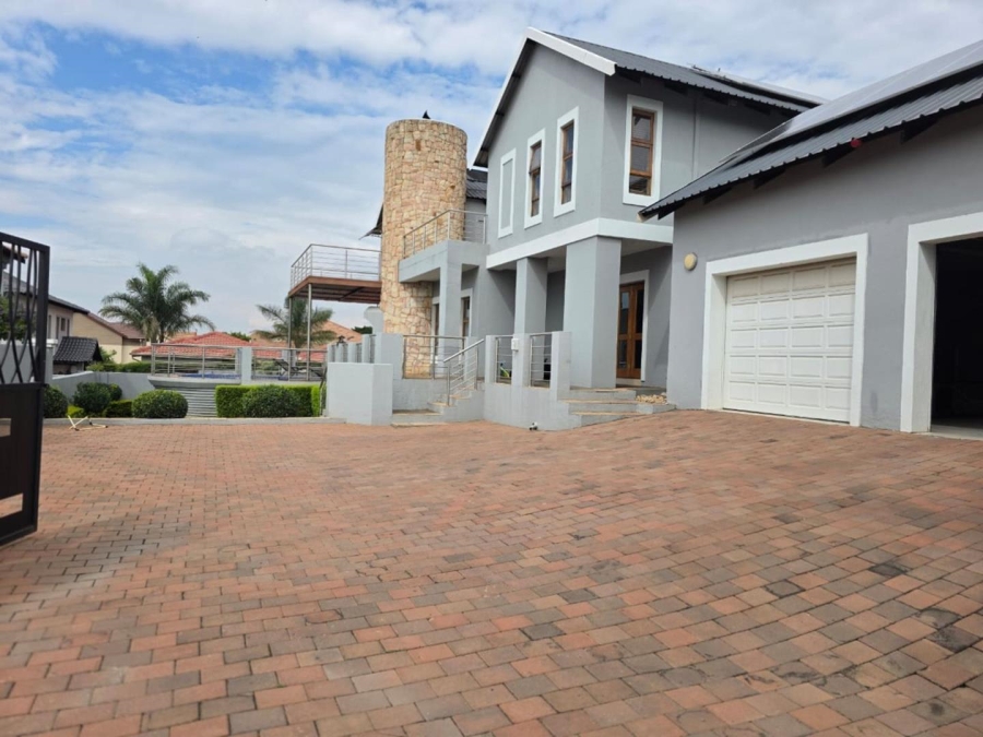 4 Bedroom Property for Sale in Greenstone Hill Gauteng