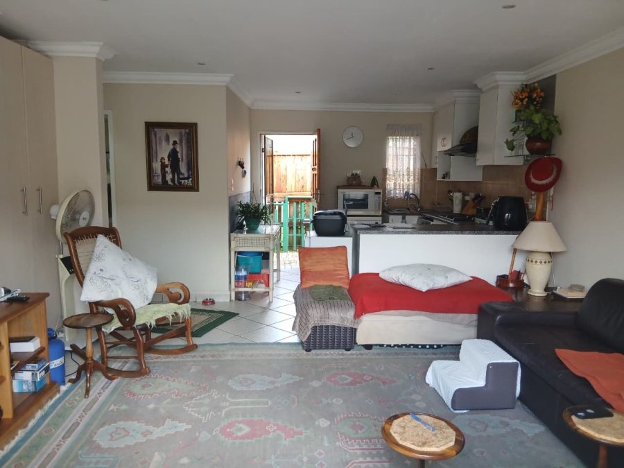 2 Bedroom Property for Sale in Illiondale Gauteng