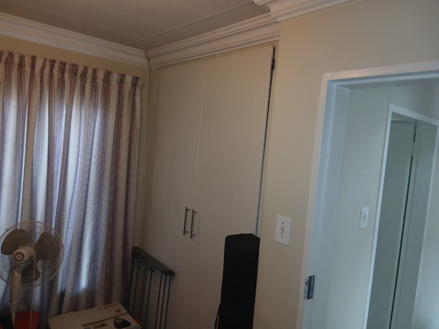 2 Bedroom Property for Sale in Illiondale Gauteng