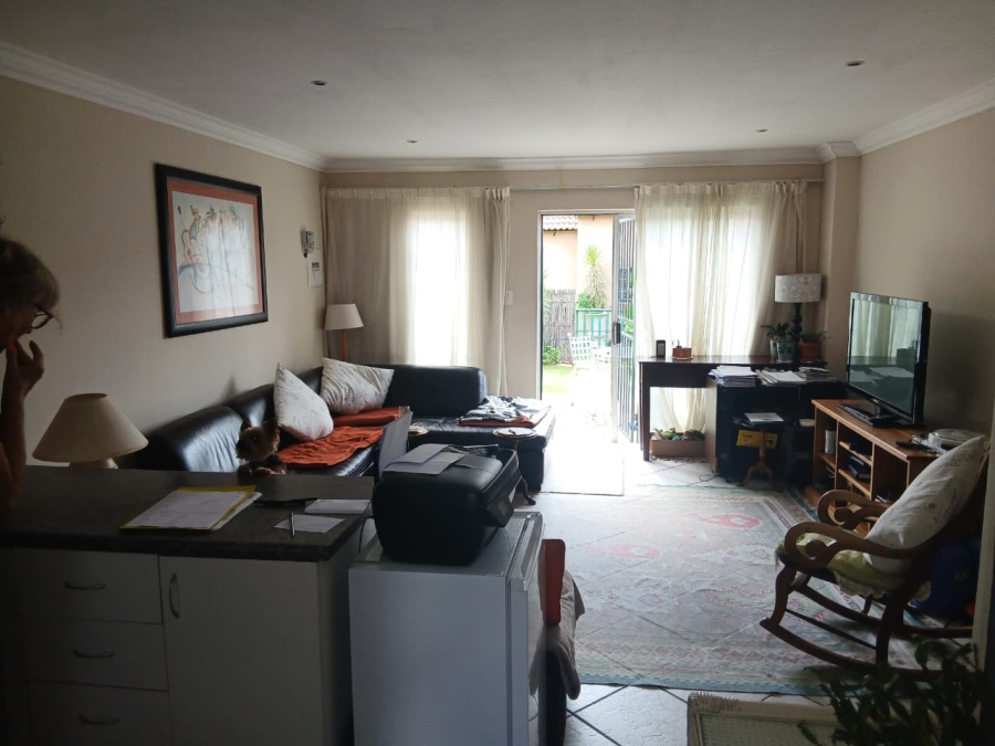 2 Bedroom Property for Sale in Illiondale Gauteng