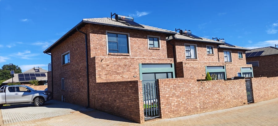 To Let 3 Bedroom Property for Rent in Slaterville A H Gauteng