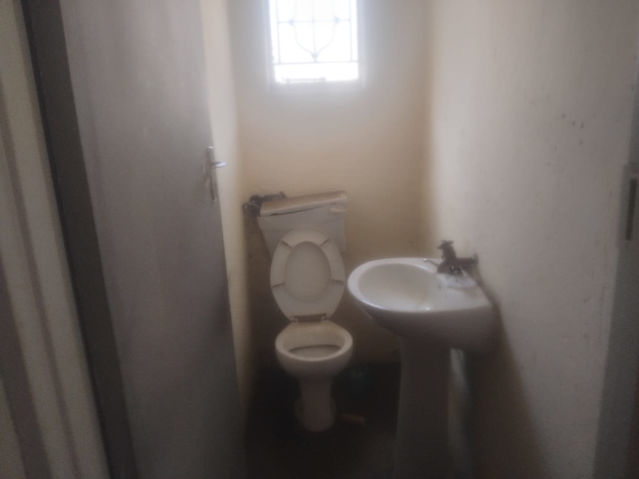 2 Bedroom Property for Sale in Tokoza Gauteng