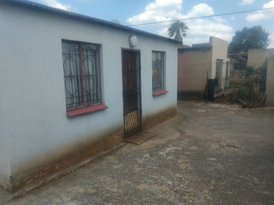 2 Bedroom Property for Sale in Tokoza Gauteng