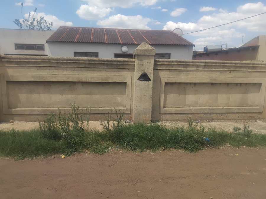 2 Bedroom Property for Sale in Tokoza Gauteng