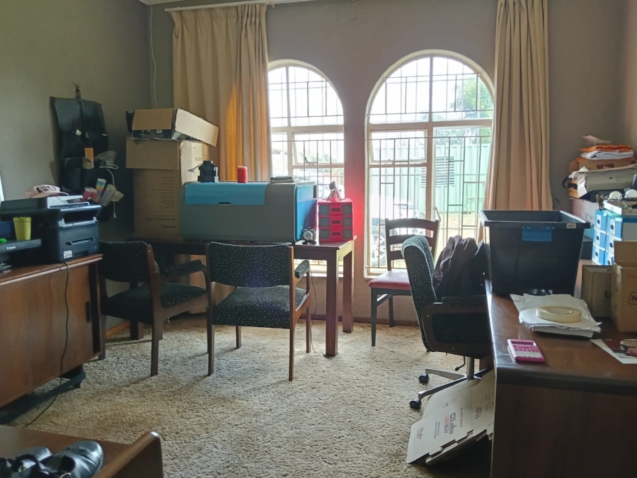5 Bedroom Property for Sale in Tenacre A H Gauteng