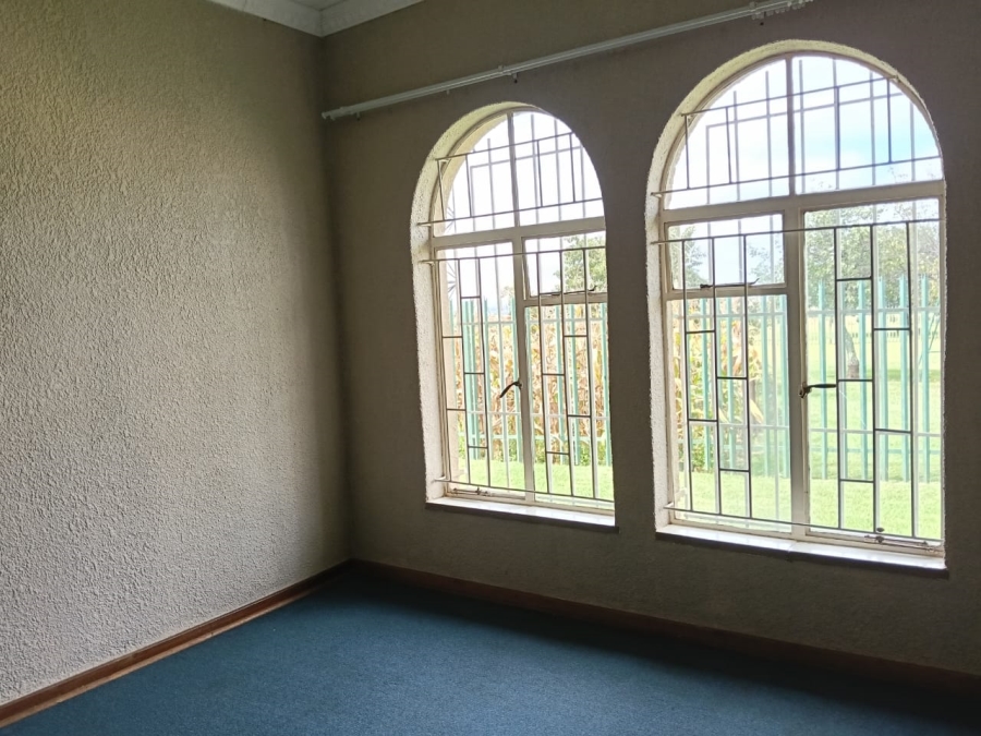 5 Bedroom Property for Sale in Tenacre A H Gauteng
