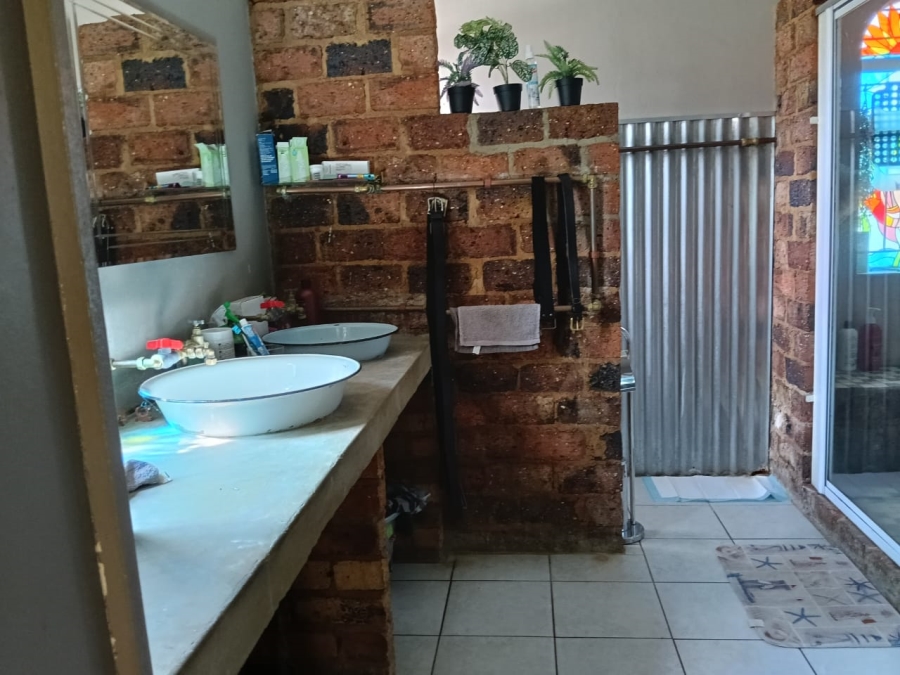 5 Bedroom Property for Sale in Tenacre A H Gauteng