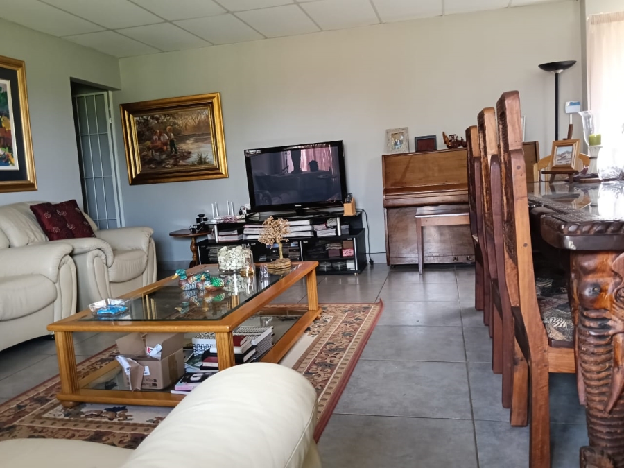 5 Bedroom Property for Sale in Tenacre A H Gauteng