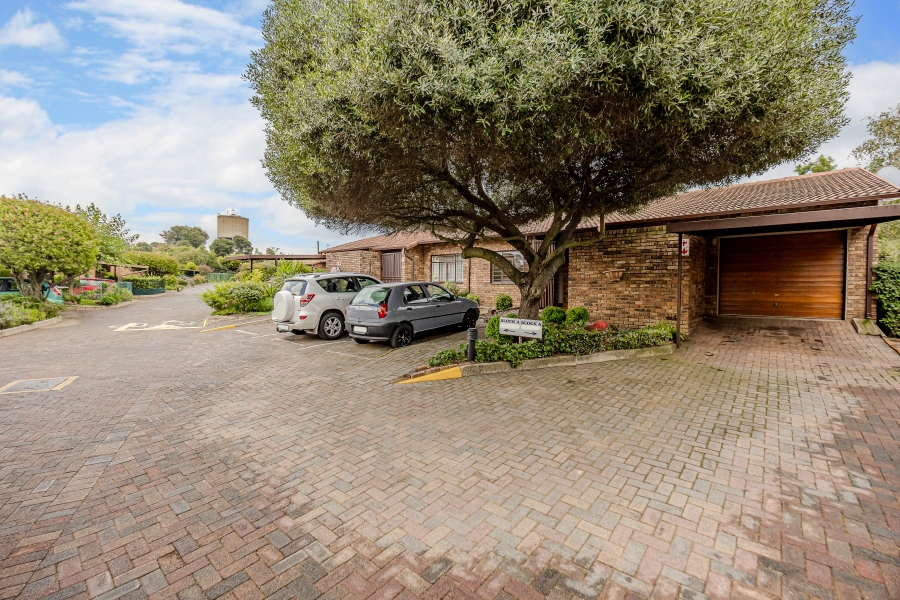 3 Bedroom Property for Sale in Ontdekkerspark Gauteng