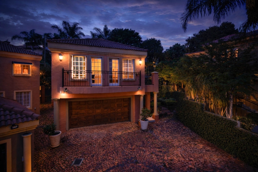 5 Bedroom Property for Sale in Faerie Glen Gauteng