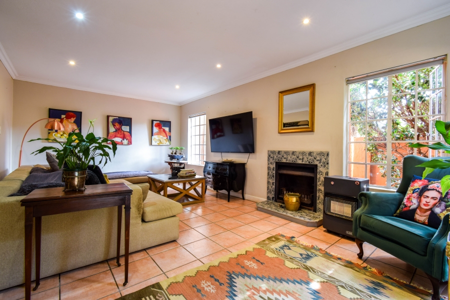 5 Bedroom Property for Sale in Faerie Glen Gauteng