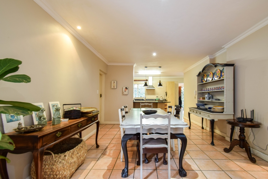 5 Bedroom Property for Sale in Faerie Glen Gauteng