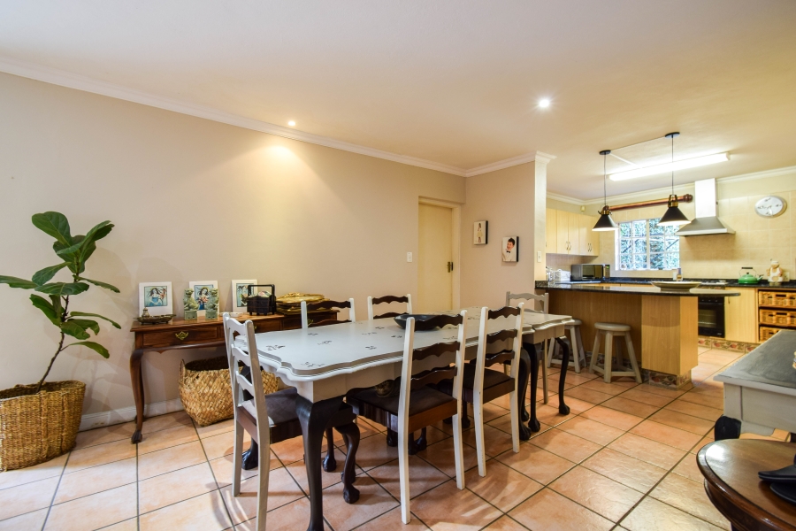 5 Bedroom Property for Sale in Faerie Glen Gauteng