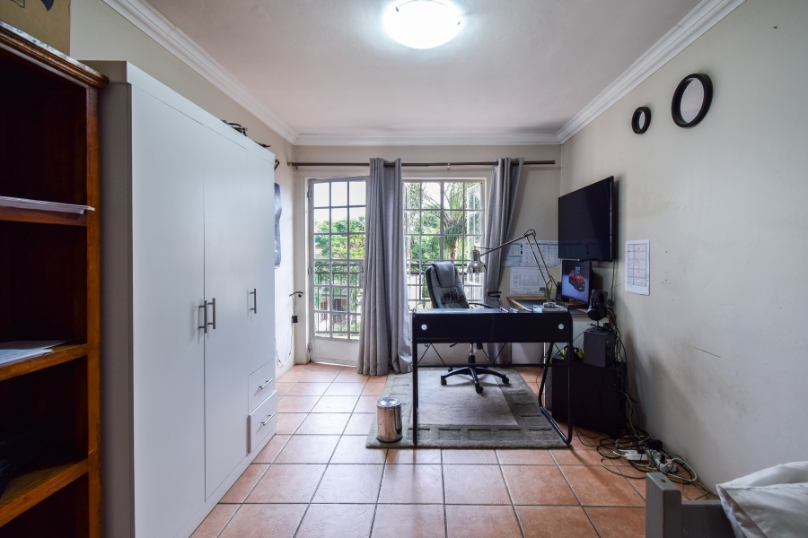 5 Bedroom Property for Sale in Faerie Glen Gauteng