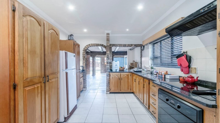 4 Bedroom Property for Sale in Dorandia Gauteng