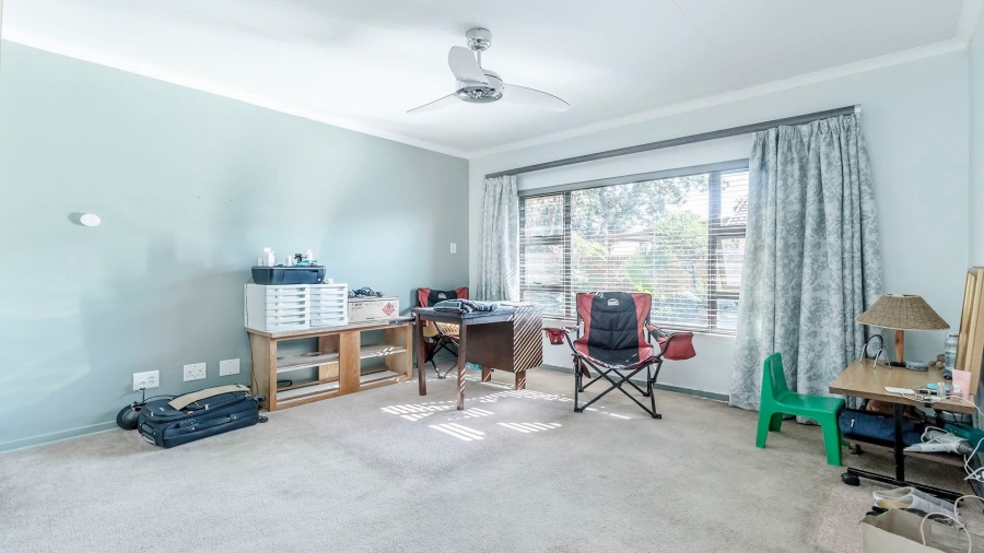 4 Bedroom Property for Sale in Dorandia Gauteng