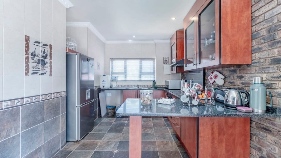 4 Bedroom Property for Sale in Dorandia Gauteng