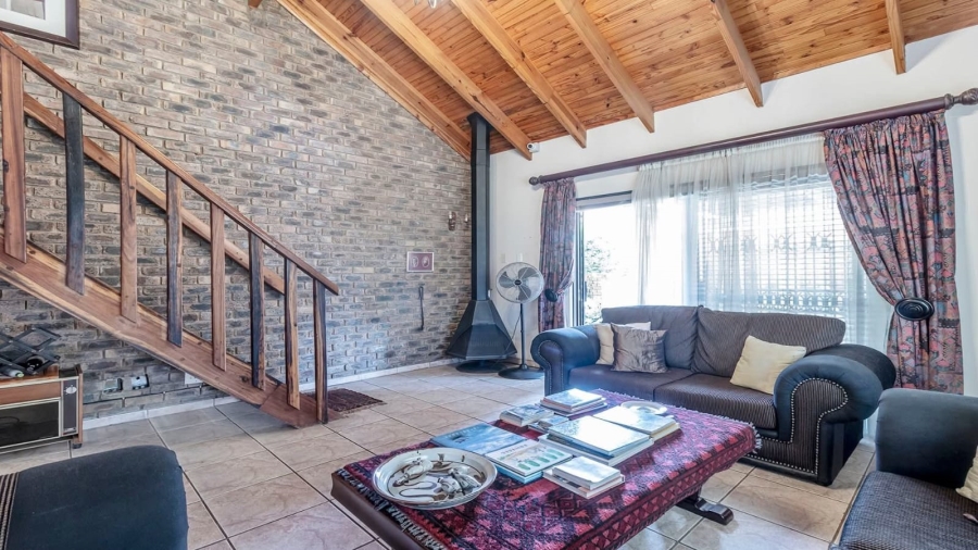 4 Bedroom Property for Sale in Dorandia Gauteng