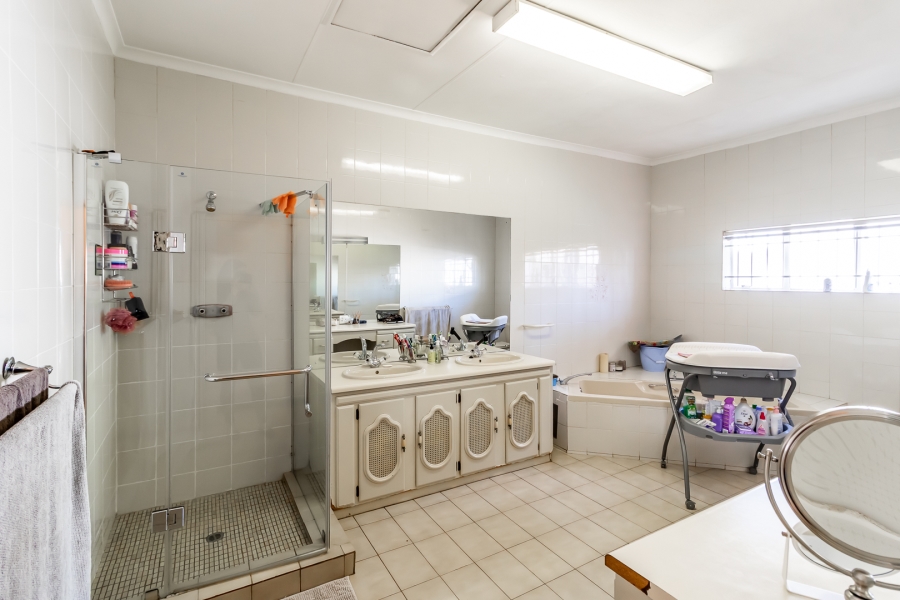 4 Bedroom Property for Sale in Rietfontein Gauteng