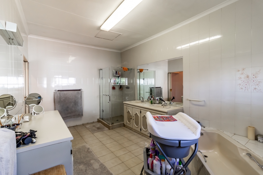 4 Bedroom Property for Sale in Rietfontein Gauteng