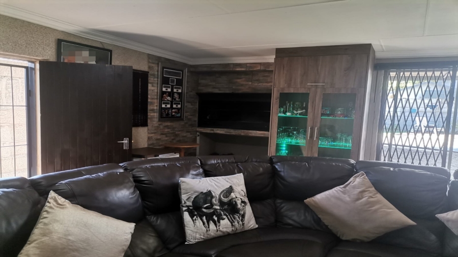 5 Bedroom Property for Sale in Vanderbijlpark SE 1 Gauteng