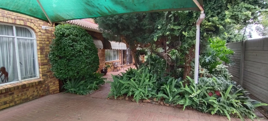 3 Bedroom Property for Sale in Westonaria Gauteng
