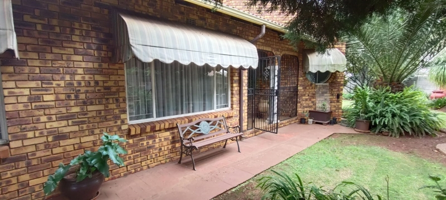 3 Bedroom Property for Sale in Westonaria Gauteng