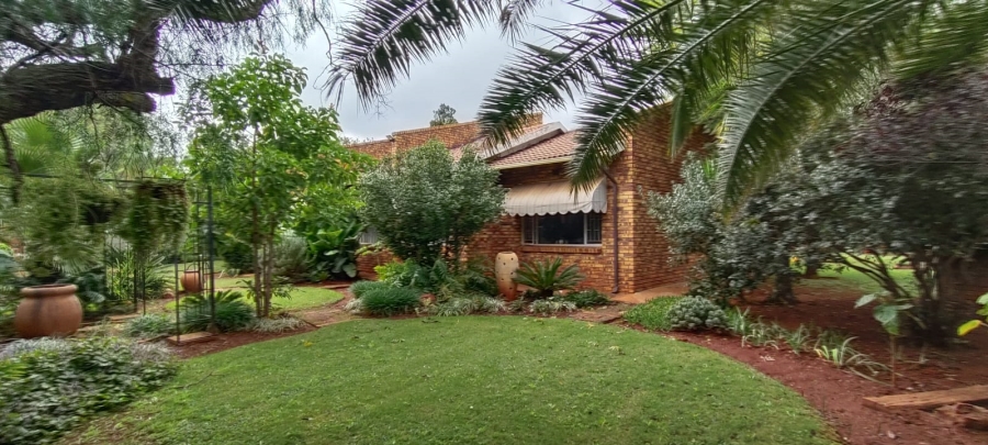 3 Bedroom Property for Sale in Westonaria Gauteng