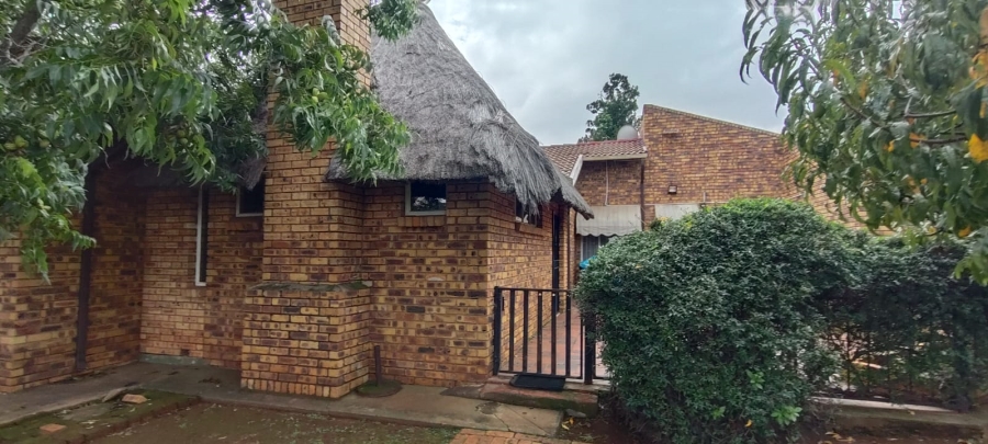 3 Bedroom Property for Sale in Westonaria Gauteng