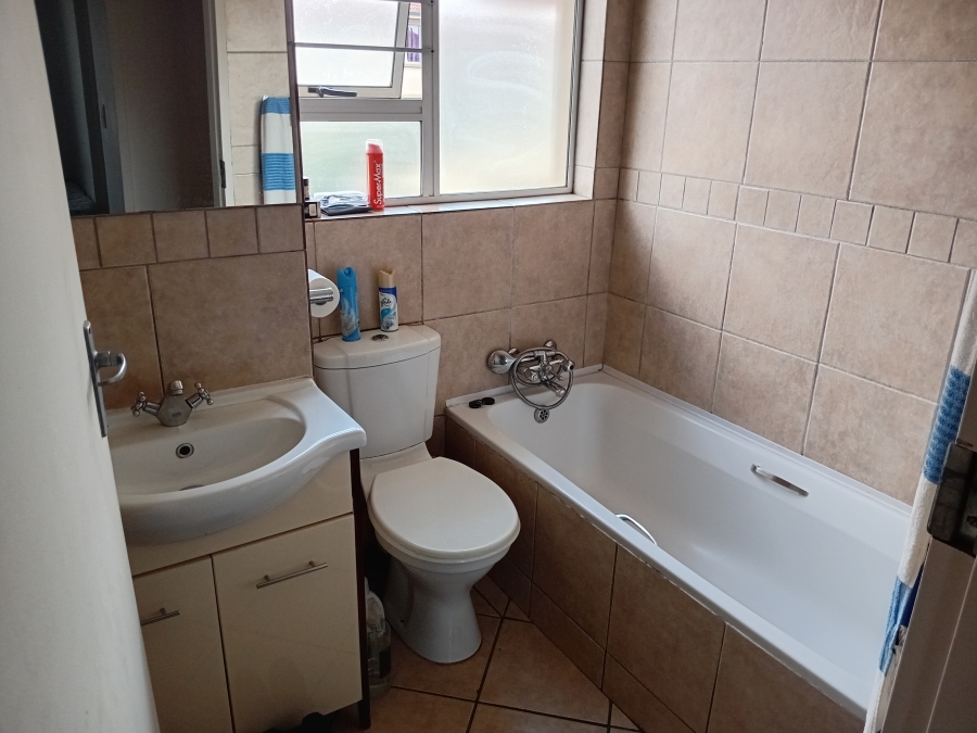 To Let 2 Bedroom Property for Rent in Hazeldean Gauteng