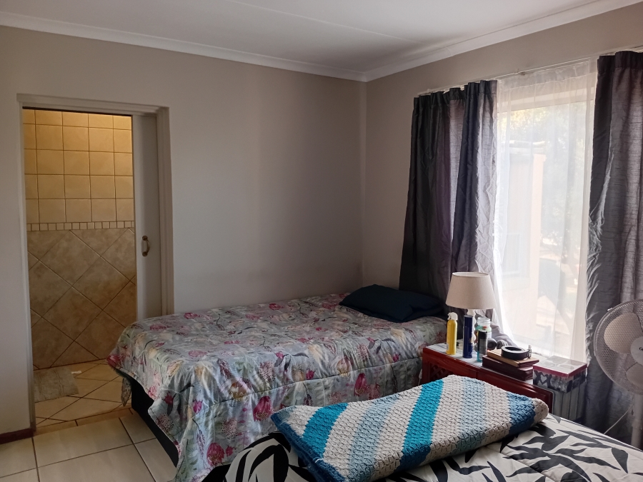 To Let 2 Bedroom Property for Rent in Hazeldean Gauteng