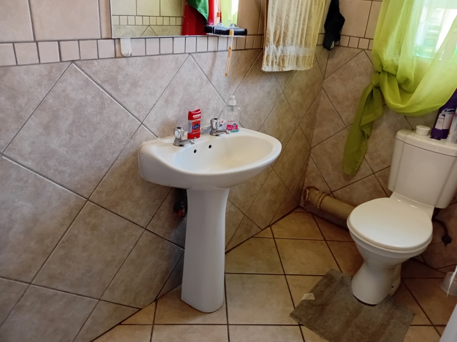 To Let 2 Bedroom Property for Rent in Hazeldean Gauteng