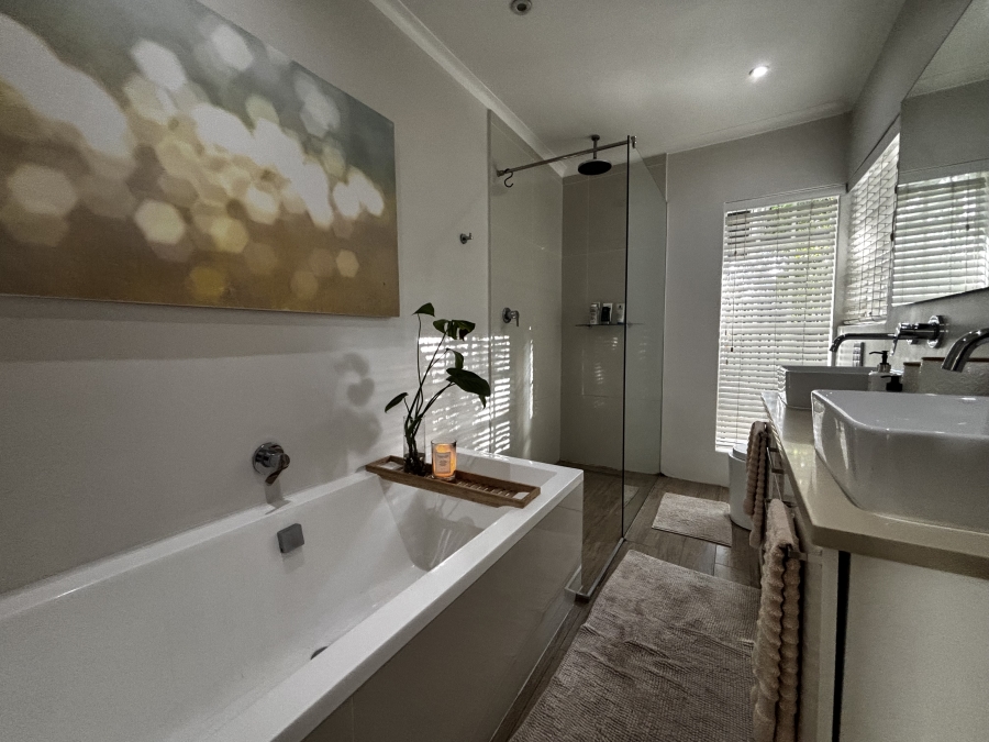 3 Bedroom Property for Sale in Magaliessig Gauteng