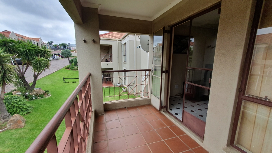 2 Bedroom Property for Sale in Oakdene Gauteng