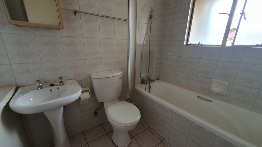 2 Bedroom Property for Sale in Oakdene Gauteng