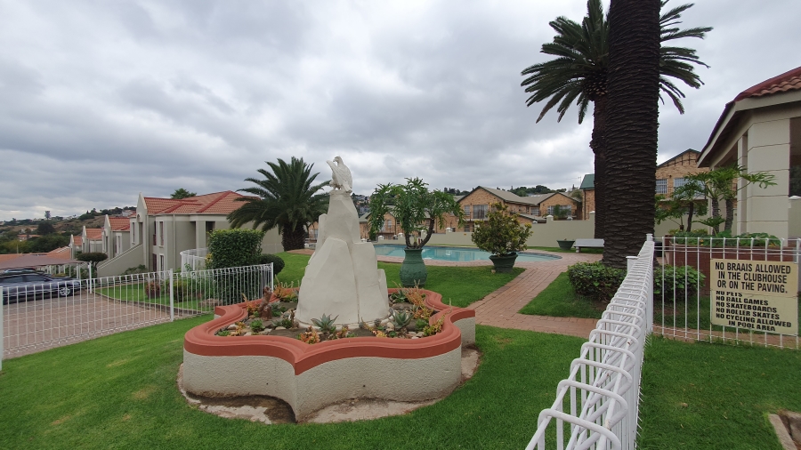 2 Bedroom Property for Sale in Oakdene Gauteng