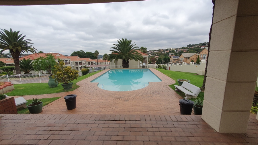 2 Bedroom Property for Sale in Oakdene Gauteng