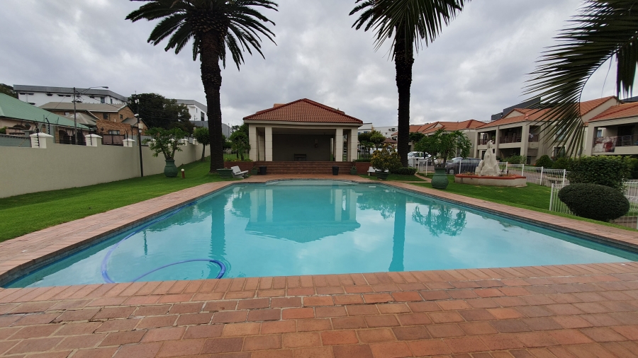2 Bedroom Property for Sale in Oakdene Gauteng