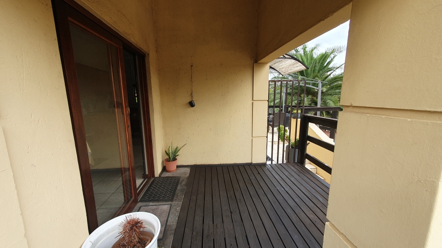 3 Bedroom Property for Sale in Oakdene Gauteng